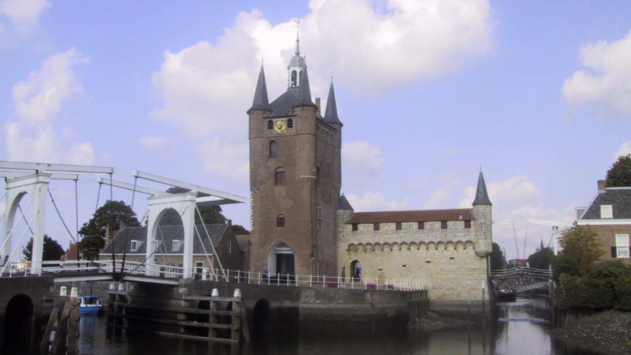 B&B Monumentaal Logeren Zierikzee Esterno foto
